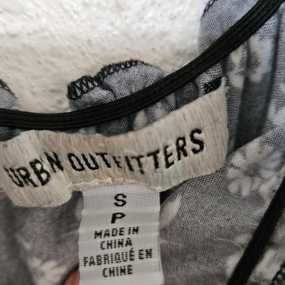 Urban Outfitters mini roushing upper part with ruffles size s/p - Picture 8 of 14